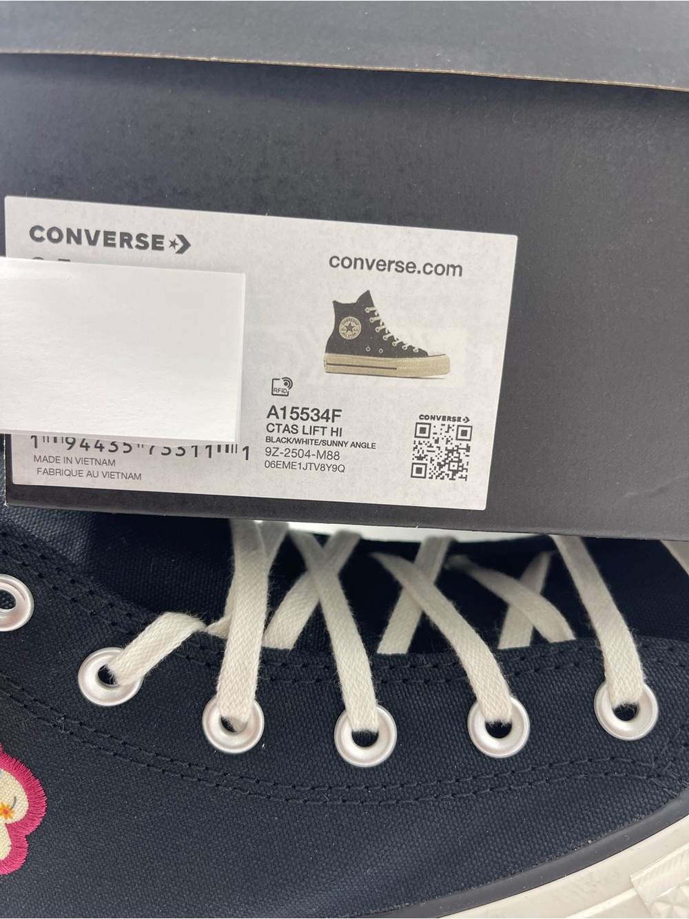 Converse A15534F
CTAS LIFT HI
BLACK/WHITE/SUNNY ANGLE Platform Sneakers - Picture 16 of 16